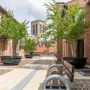 15 Stonegate Court Apartment